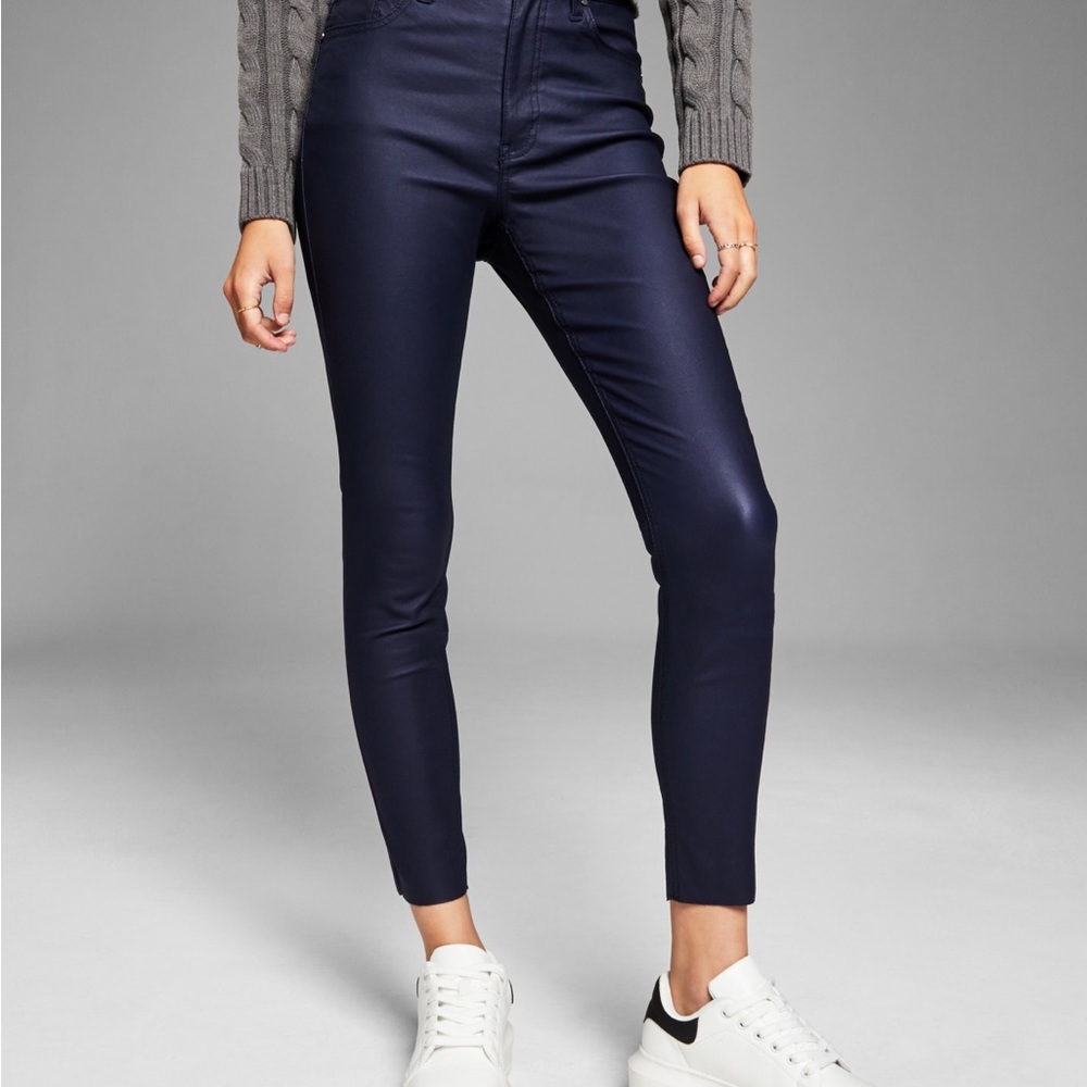 Navy light weight coated denim Macys brand size 31